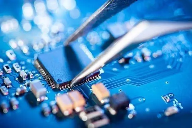 市場預(yù)估Q4內(nèi)存DRAM降價15％左右，DDR5價格更接近DDR4