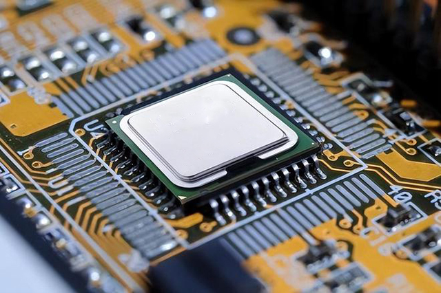 供應(yīng) AMD EPYC? 處理器：EPYC 9005 系列、EPYC 7003 系列、EPYC 4004 系列